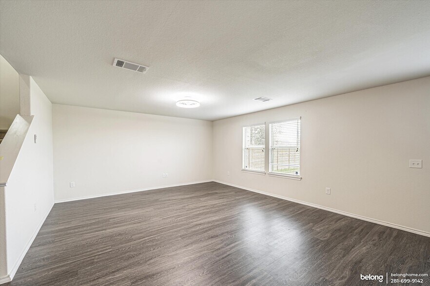 Building Photo - 5007 Royal Amber Ln