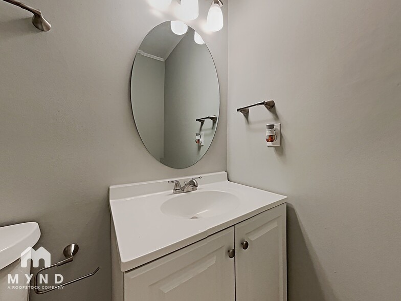 Building Photo - 4035 Coopersdale Rd