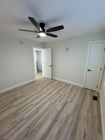 Building Photo - 1140 Parkside Ave.