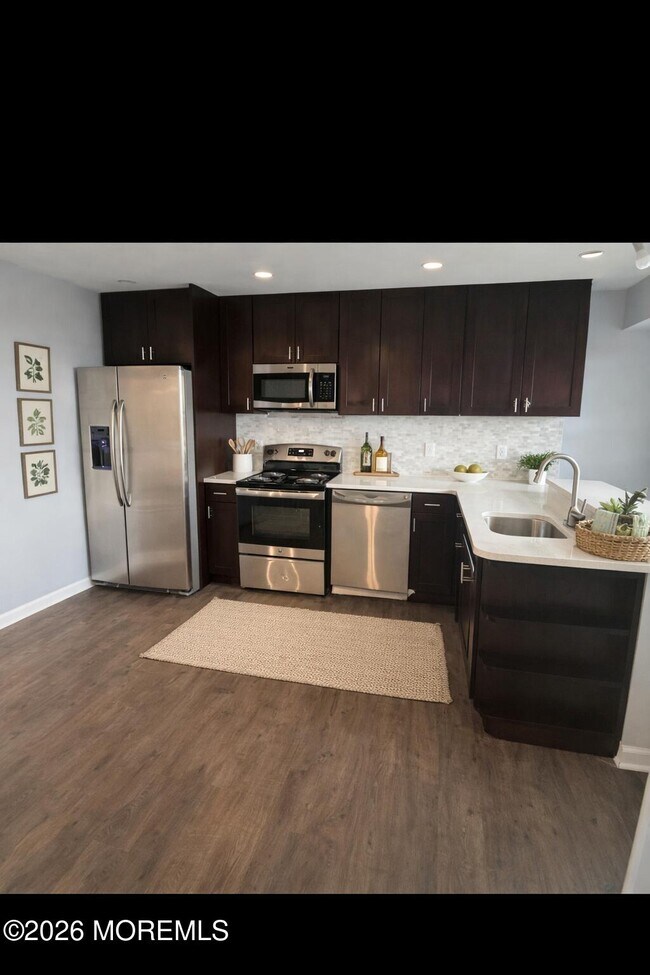 Building Photo - 428 Beachway Ave