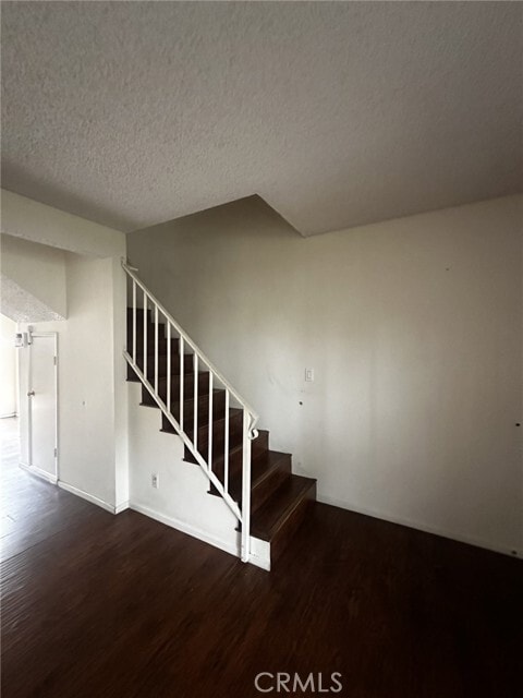 Building Photo - 15218 Shadybend Dr