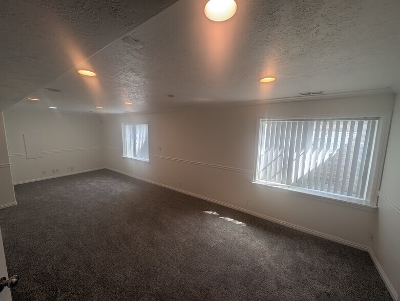 Building Photo - 5750 S Dynasty Oaks Cir