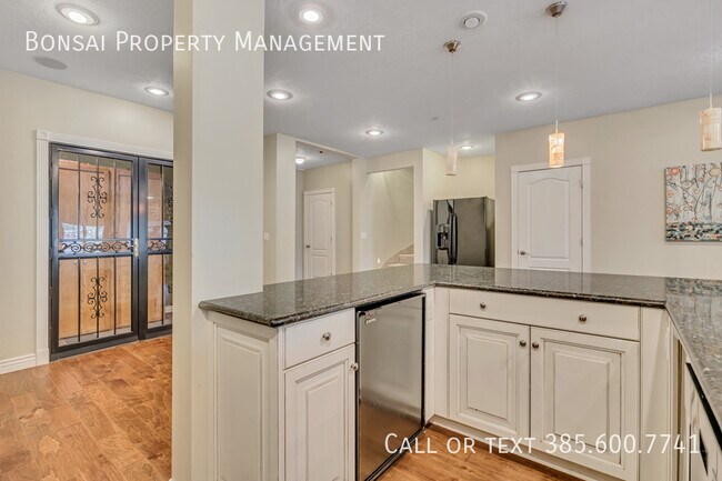 Building Photo - 11291 Palisade View Dr