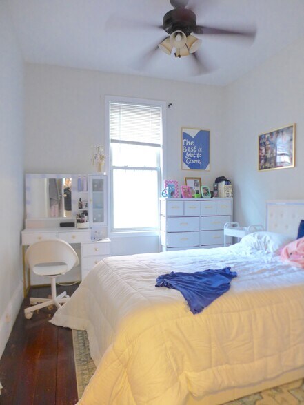 Building Photo - 28 Dell Ave