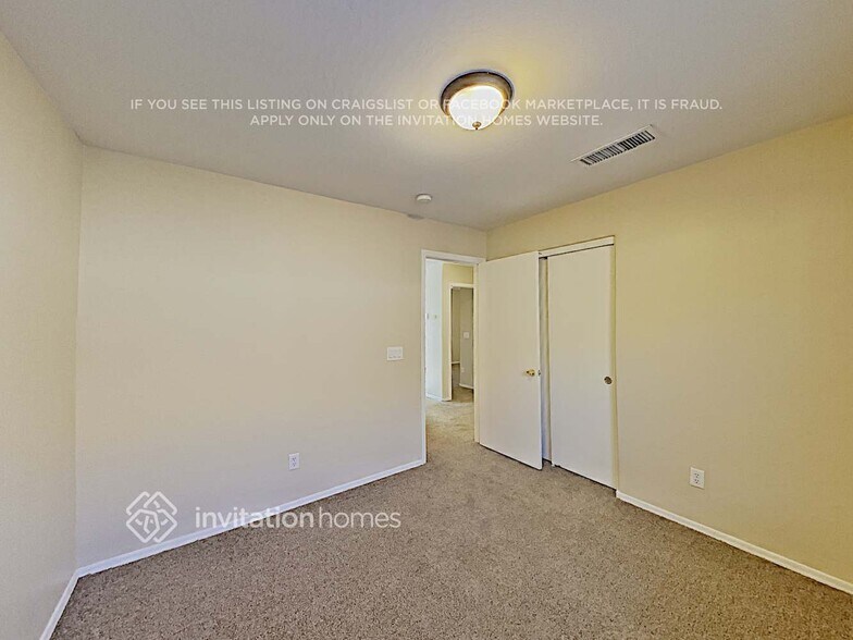 Building Photo - 5421 W Grove St