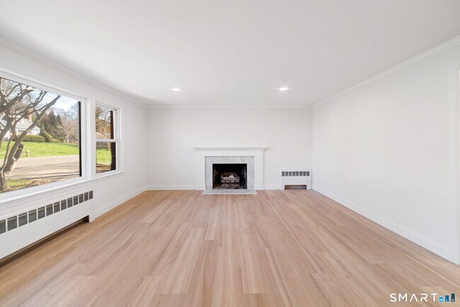 Building Photo - 141 Colony Ave