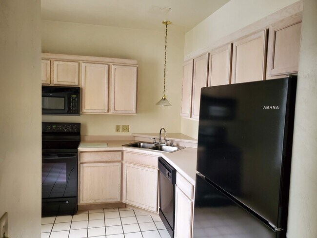 Building Photo - 350 W Swan Cercle