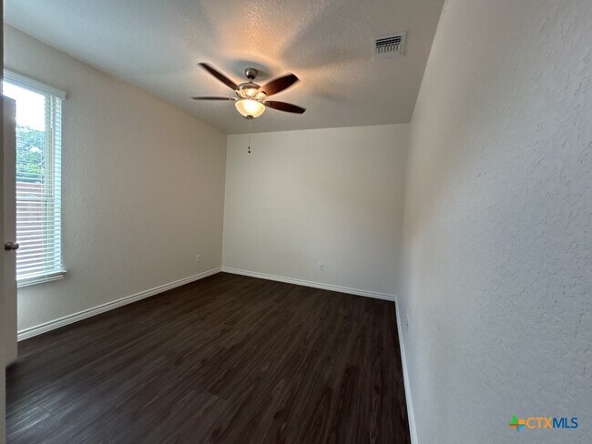 Building Photo - 5112 Rose Gdn Lp