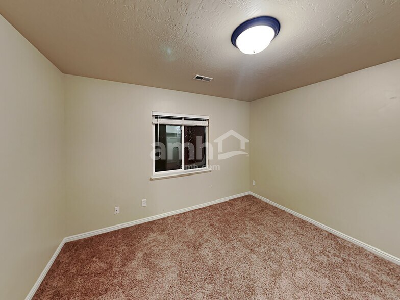 Building Photo - 294 Rocky Creek Way