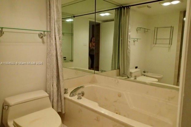 Building Photo - 520 Brickell Key Dr