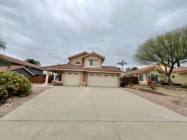 Primary Photo - **Beautiful Lake Elsinore 3 Bdrm 2.5 Baths...