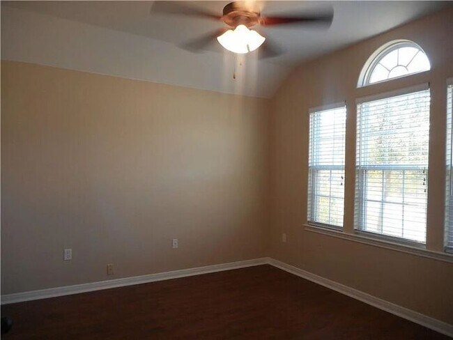 Building Photo - No App Fees.