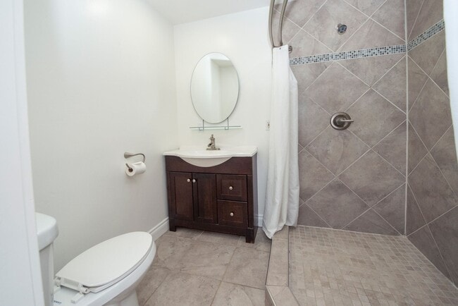 Building Photo - 1324 Zarvis Pl