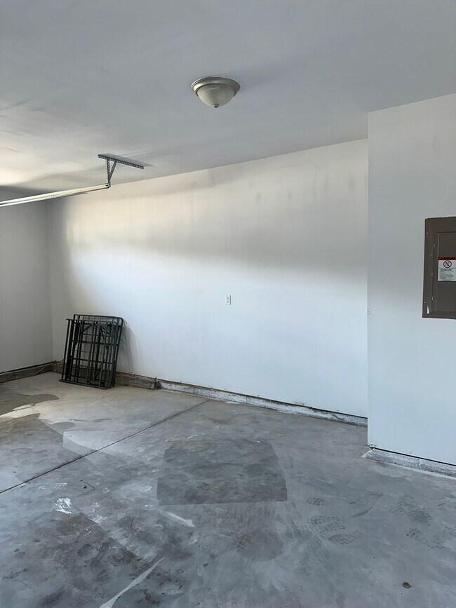 Building Photo - 428 Satterfield Dr