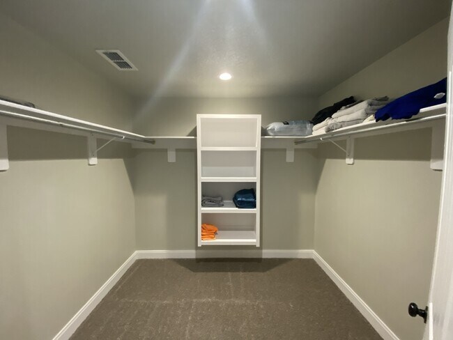 Building Photo - 237 Martin Ave