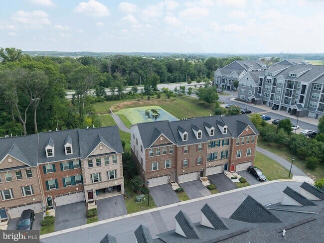 Building Photo - 8032 Spring Arbor Dr