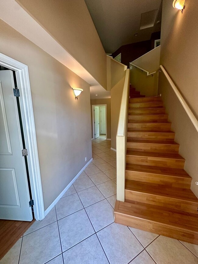 Building Photo - Spacious Home Close to Beaches, Shopping and More in South Maui!