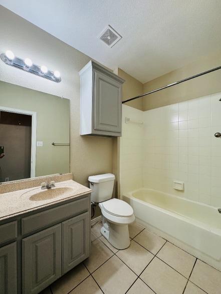 Building Photo - 5705 Swords Dr