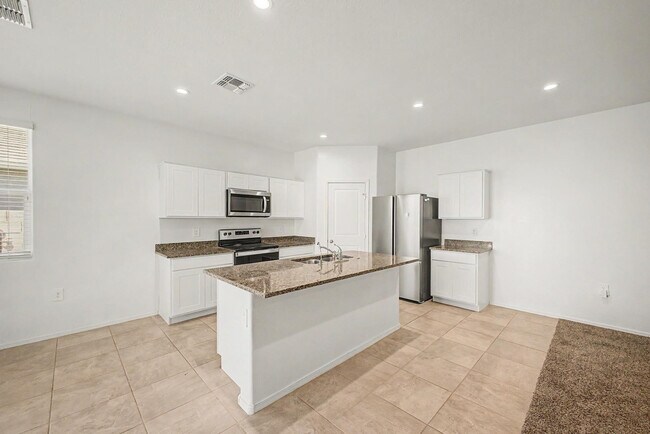Building Photo - 1566 E Fletcher Dr