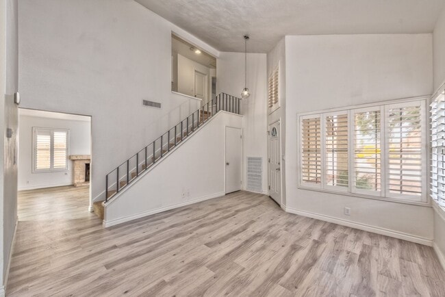 Building Photo - 7767 Parnell Ave