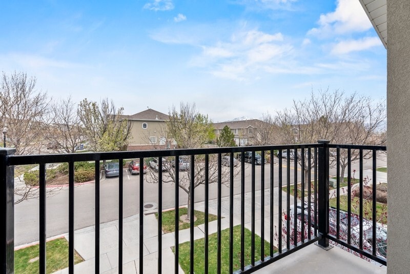 Building Photo - 231 Sunshine Dr