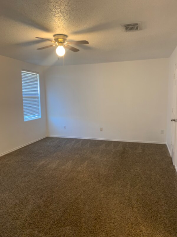Building Photo - 6212 Thoroughbred Trail