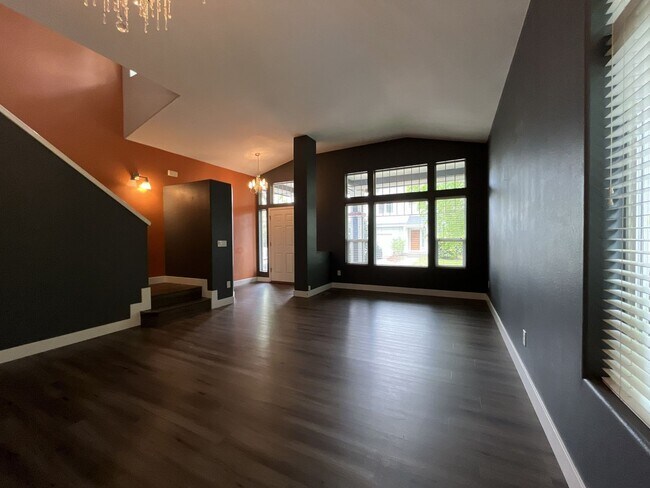 Building Photo - Beautiful 5BD/3BA Home with Soaking Tub, Island Kitchen & Attached 2-Car Garage