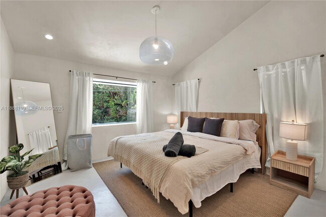 Building Photo - 520 Bay Point Rd