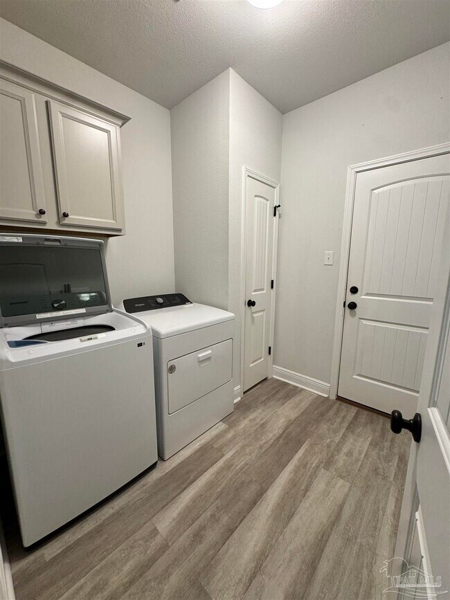 Building Photo - 5723 Maggie Rose Cir