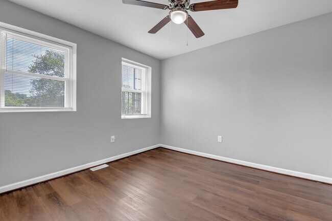 Building Photo - 2103 Chelsea Terrace