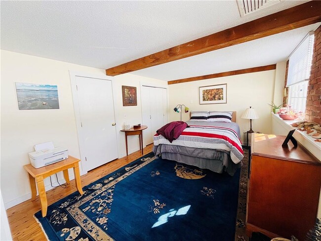 Building Photo - 40 Web Ave