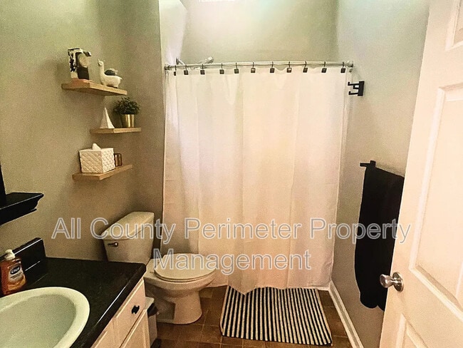 Building Photo - 837 Forrest Cir SE