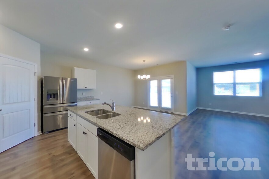 Building Photo - 2028 Tate Farm Ln