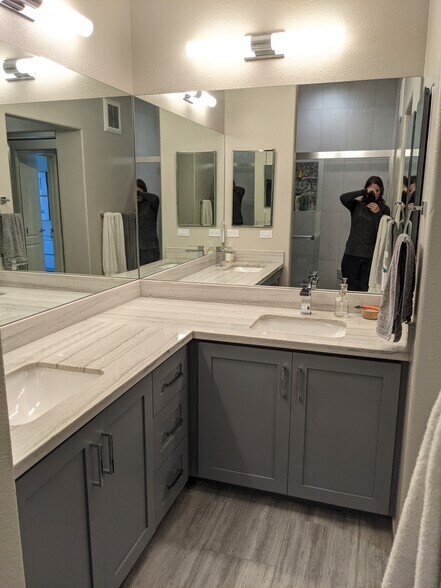 Building Photo - 3544 Caminito El Rincon