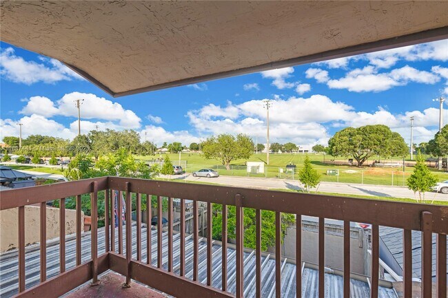 Building Photo - 6023 SW 133rd Ct