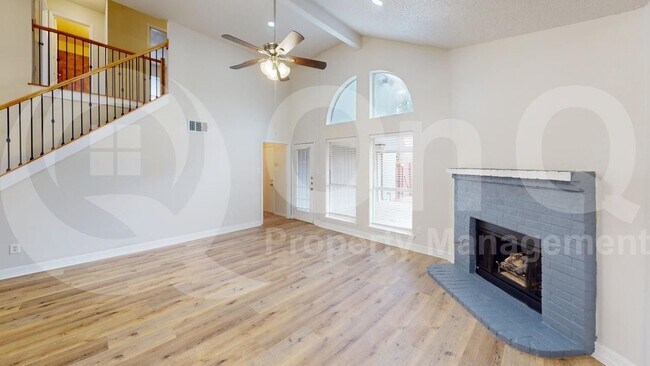 Building Photo - 804 Squire Ct