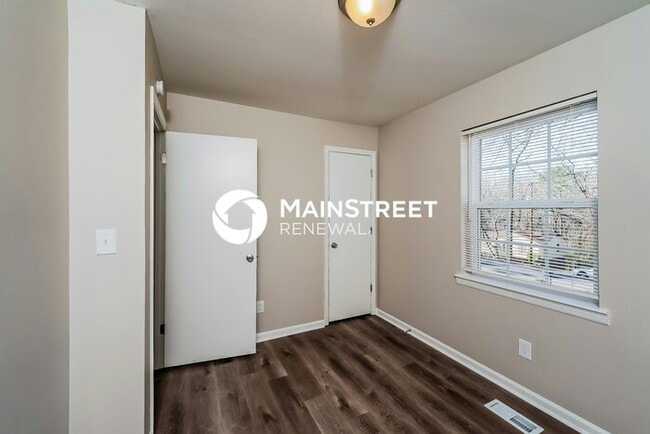 Building Photo - 3 Bedroom Pet-Friendly Home in BIRMINGHAM, AL with Main Street Renewal