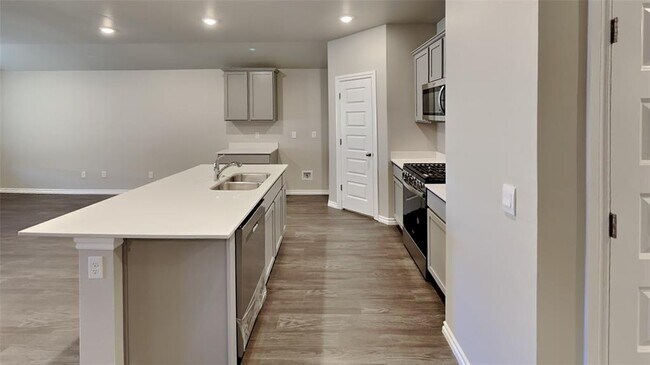 Building Photo - 2904 Casey Dr