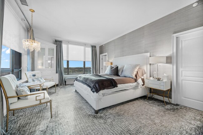 Building Photo - 100 Parrott Drive