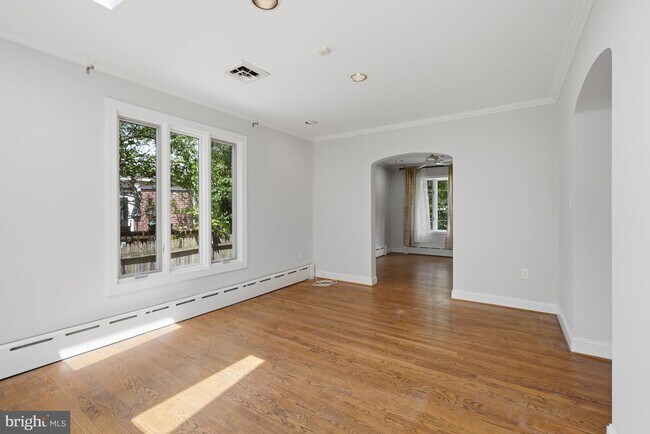 Building Photo - 8222 Larry Pl
