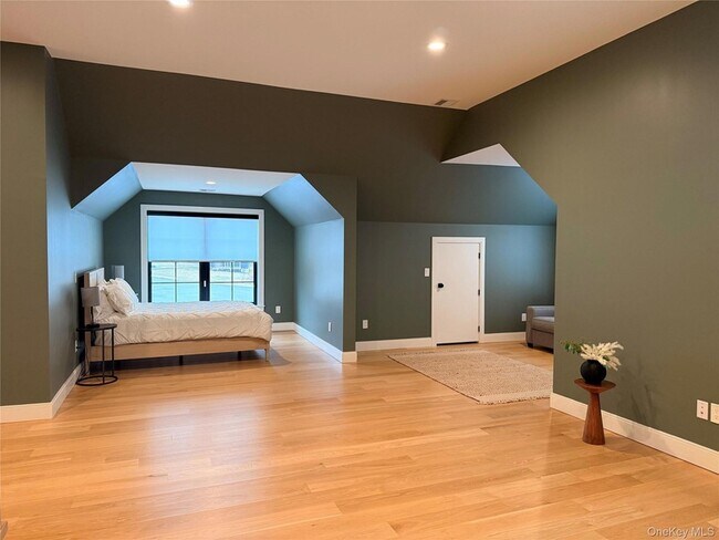 Building Photo - 6 Conifer Ct