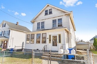 Building Photo - 196 Strawberry Hill Ave