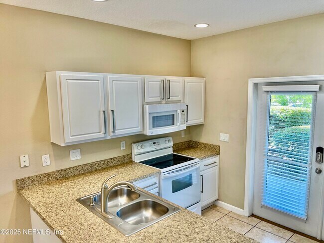 Building Photo - 486 Cabernet Pl