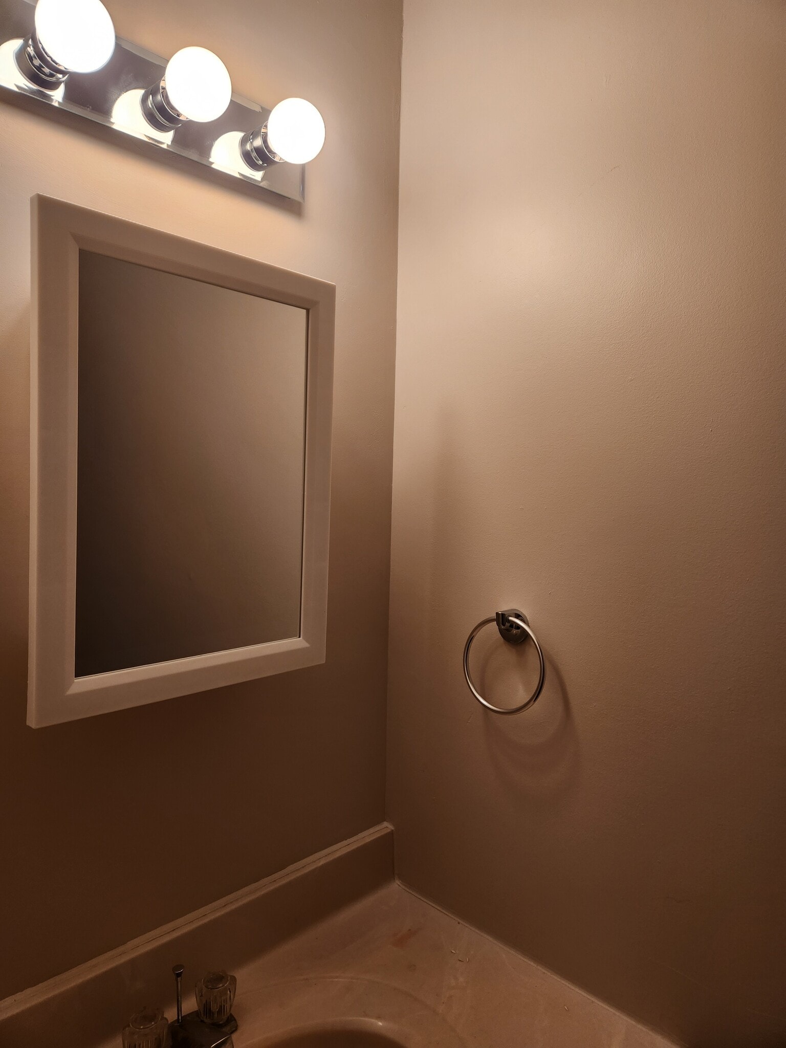 lower level bath - 4304 E Santa Anna Dr