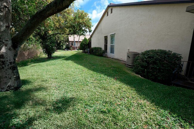 Building Photo - 3504 Waterview Cir