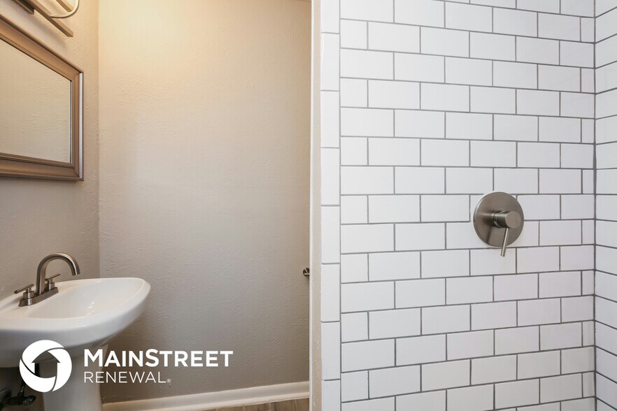 Building Photo - 3401 Westfield Ave