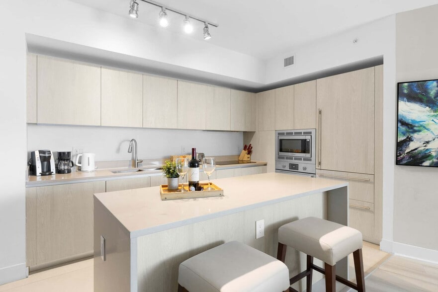 Building Photo - 4111 S Ocean Dr