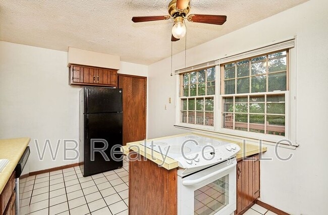 Building Photo - 2928 Vine St