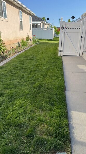 Side Yard - 565 W 40 N