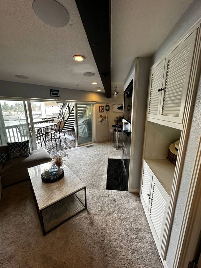 Building Photo - Beautiful 2Bd 2Ba Tahoe Keys Condo! Availa...